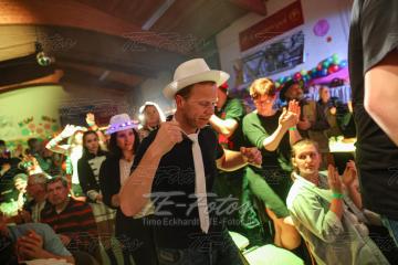 2023-02-18_00-40-38-12044