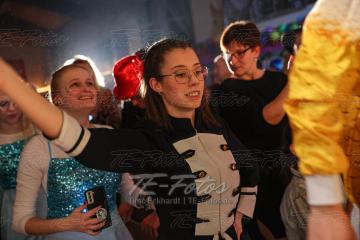 2023-02-18_00-40-55-12095