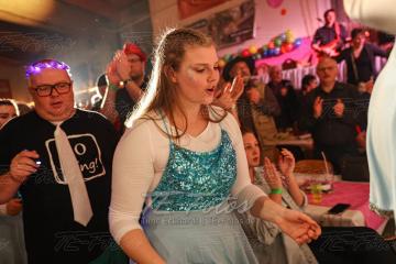 2023-02-18_00-41-02-12110