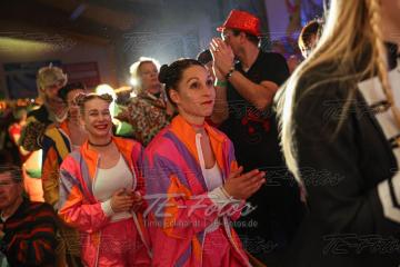 2023-02-18_00-41-10-12137