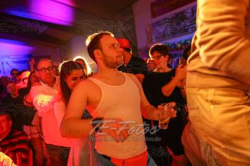 2023-02-18_00-41-43-12220