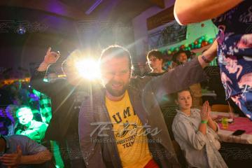 2023-02-18_00-42-27-12322