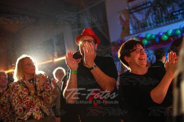 2023-02-18_00-42-33-12333