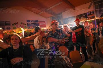 2023-02-18_00-48-14-12713