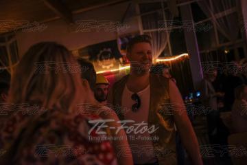 2023-02-18_00-48-30-12735