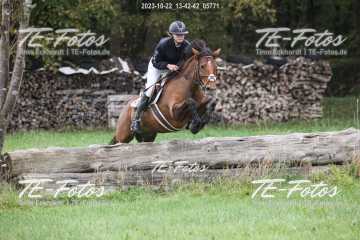 2023-10-22_13-42-42_05771 2023-10-22_13-42-42_05771