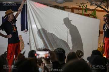 2025-02-22_22-04-00_02160