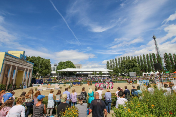 Simone Blum feiert 2. Platz auf DSP Alice